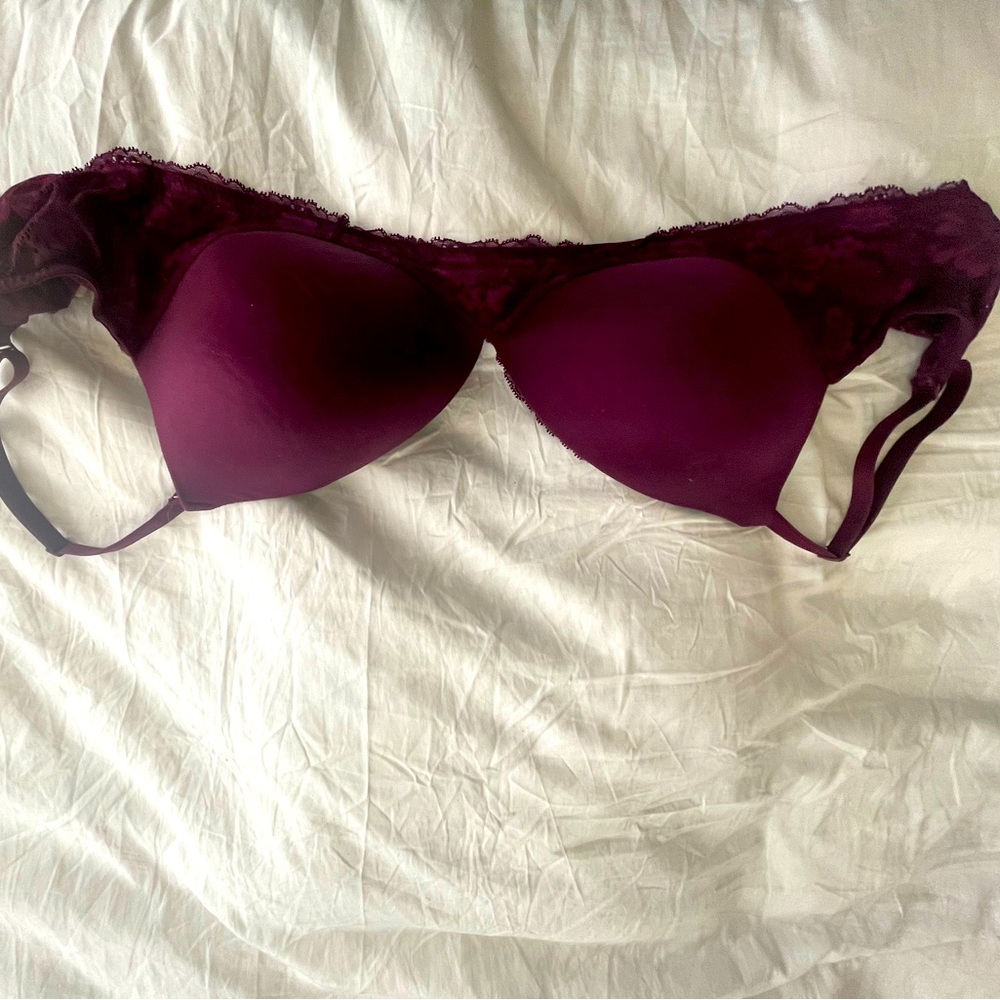Super supportive Victoria Body nursing bra with detachable cup for nursing